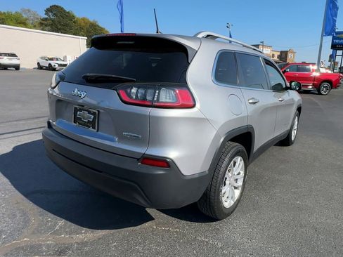 Used 2019 Jeep Cherokee Latitude w/ Popular Appearance Group FWD image 8
