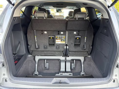 New 2026 Toyota Sienna XLE FWD image 18