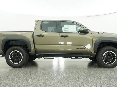 New 2026 Toyota Tacoma TRD Off-Road AWD/4WD image 30