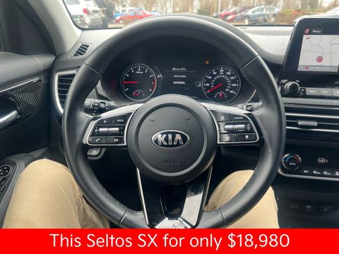 Used 2021 Kia Seltos SX w/ SX Sunroof Package image 30