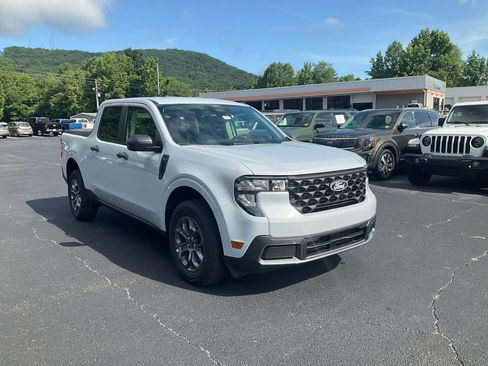 New 2026 Ford Maverick XLT FWD image 3