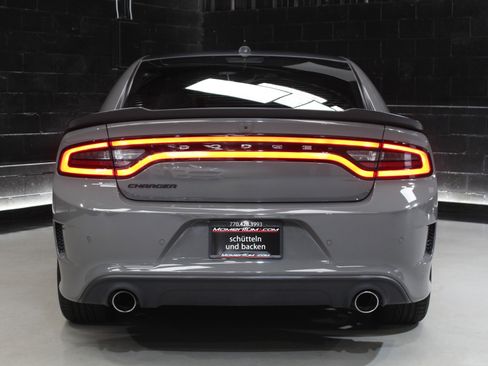 Used 2018 Dodge Charger R/T RWD image 17