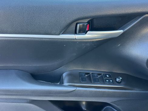 Used 2023 Toyota Camry SE image 13