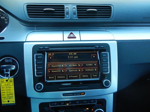 Used 2010 Volkswagen CC Luxury FWD image 4