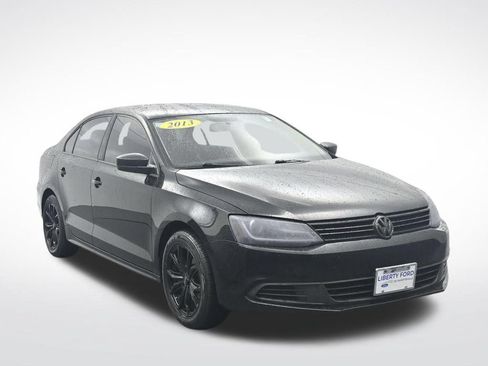 Used 2013 Volkswagen Jetta S FWD image 3