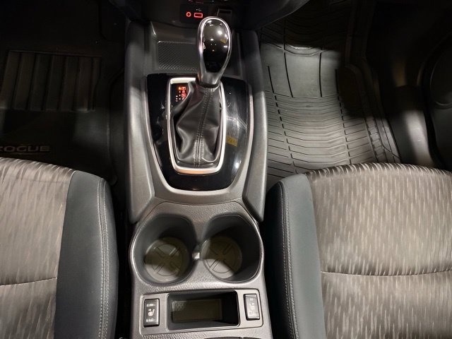 Used 2018 Nissan Rogue SV AWD/4WD image 18
