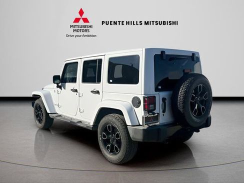 Used 2018 Jeep Wrangler Unlimited Sahara image 8