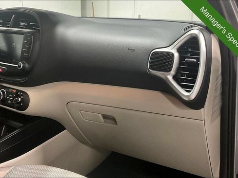 Used 2025 Kia Soul LX w/ LX Technology Package FWD image 19