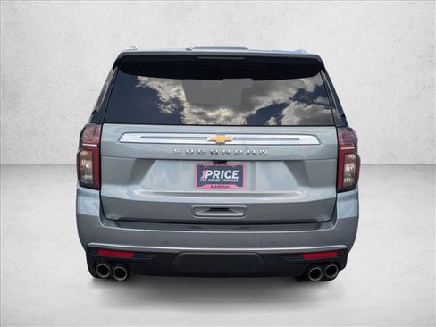 Used 2024 Chevrolet Suburban High Country RWD image 7