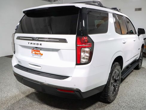 Used 2022 Chevrolet Tahoe Z71 w/ Luxury Package AWD/4WD image 7