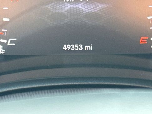 Used 2019 Dodge Charger SXT w/ Cold Weather Package image 17