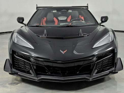 Used 2026 Chevrolet Corvette ZR1 w/ ZR1 Carbon Fiber Aero Package RWD image 5