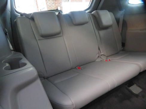 Used 2018 Toyota Highlander XLE AWD/4WD image 27