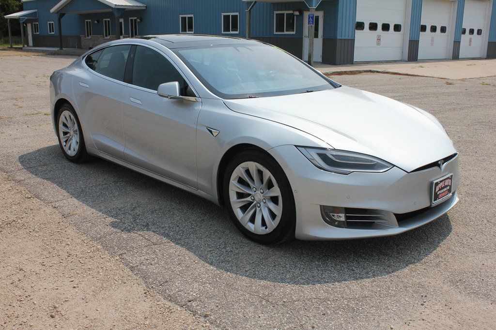 Used 2017 Tesla Model S 100D AWD/4WD image 3
