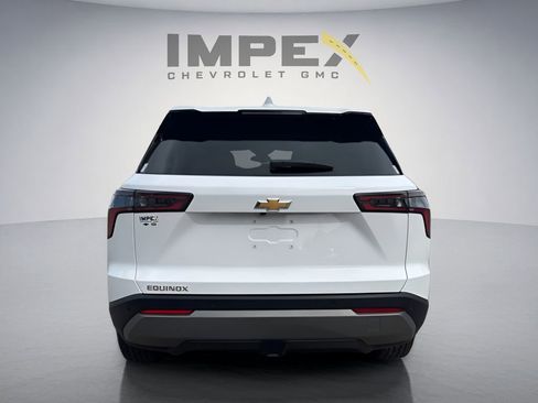 Used 2026 Chevrolet Equinox LT FWD image 4