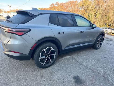 New 2026 Chevrolet Equinox EV LT image 33