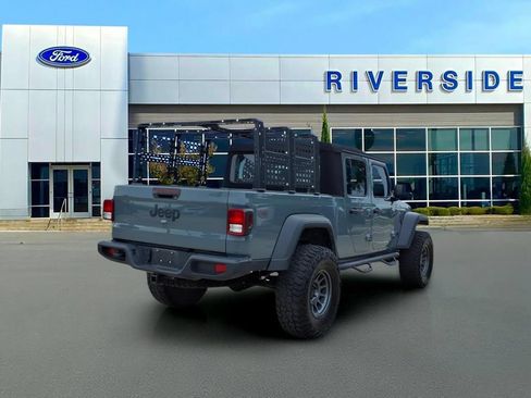 Used 2024 Jeep Gladiator Sport AWD/4WD image 7