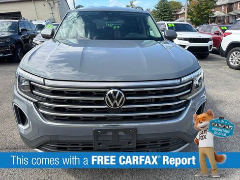 Used 2025 Volkswagen Atlas SE AWD/4WD image 2