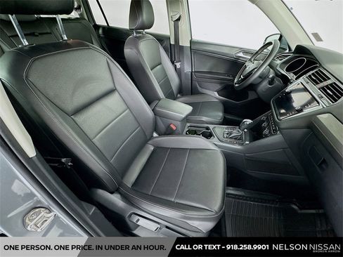 Used 2021 Volkswagen Tiguan SE image 28
