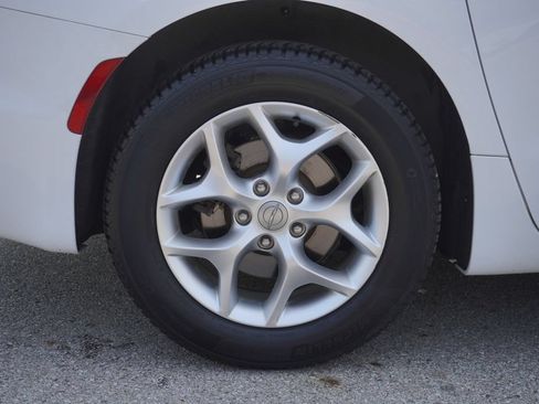 Used 2020 Chrysler Pacifica Touring-L Plus w/ Tire & Wheel Group FWD image 12