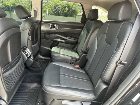 Used 2023 Kia Sorento SX AWD/4WD image 17