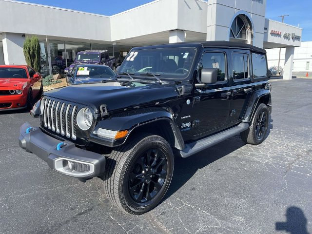 Used 2022 Jeep Wrangler Unlimited Sahara w/ Cold Weather Group AWD/4WD image 36