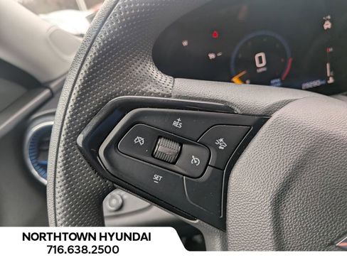 Used 2025 Chevrolet Trax LT image 24