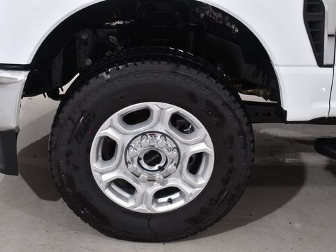 New 2026 Ford F350 XLT w/ FX4 Off-Road Package AWD/4WD image 24