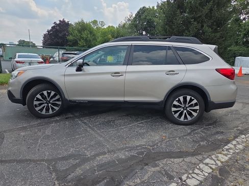 Used 2016 Subaru Outback 2.5i Limited AWD/4WD image 9