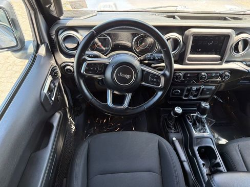 Used 2020 Jeep Wrangler Unlimited Sahara AWD/4WD image 19