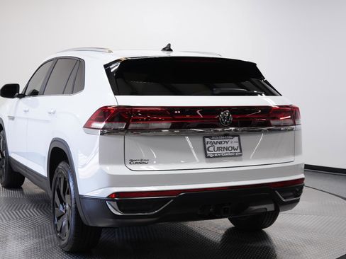 Used 2024 Volkswagen Atlas Cross Sport SE AWD/4WD image 6