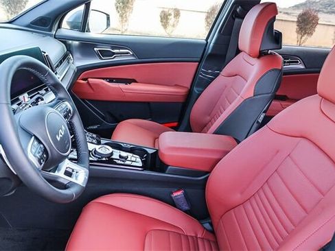 Certified 2025 Kia Sportage SX Prestige image 15