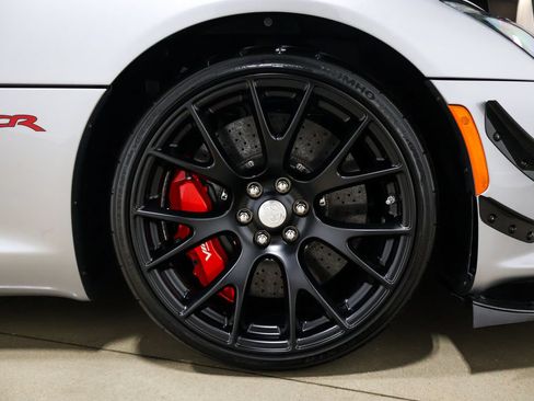 Used 2017 Dodge Viper ACR w/ Extreme Aero Package RWD image 25