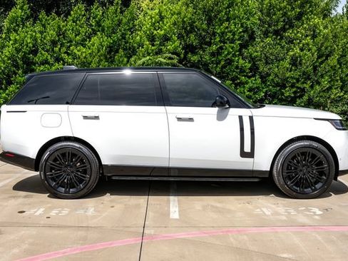 New 2026 Land Rover Range Rover Long Wheelbase SE AWD/4WD image 8