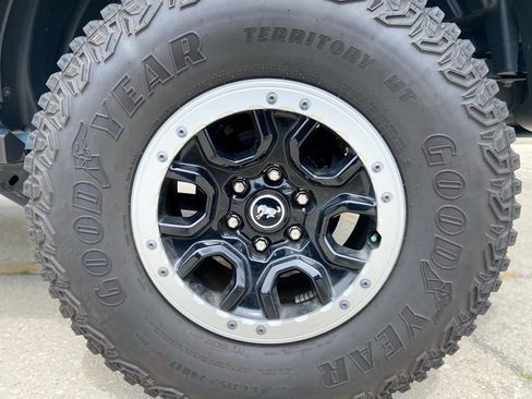 Used 2023 Ford Bronco Badlands AWD/4WD image 10
