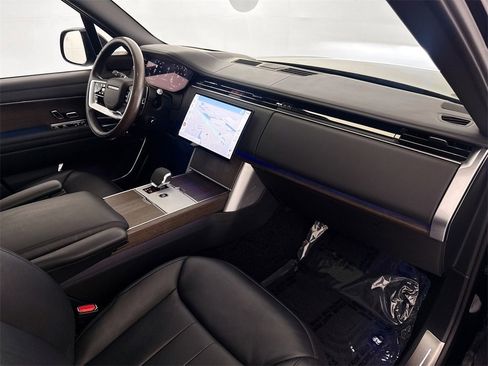 Certified 2024 Land Rover Range Rover Autobiography image 30