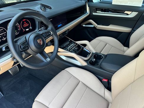 New 2026 Porsche Cayenne E-Hybrid AWD/4WD image 4