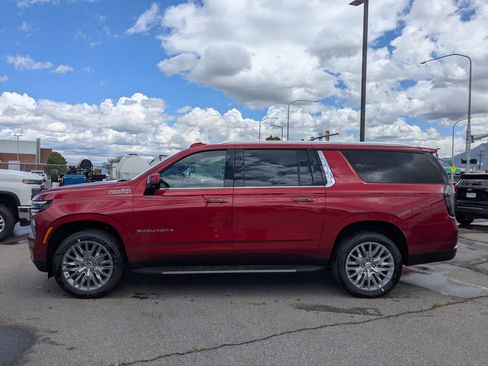 New 2025 Chevrolet Suburban High Country image 2