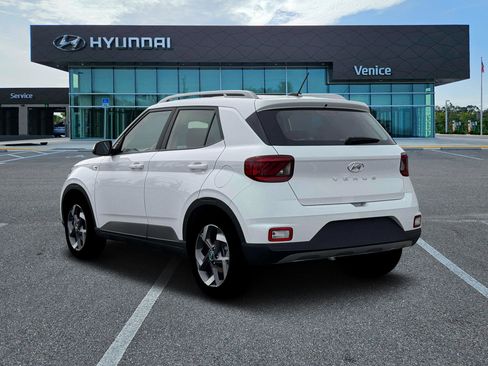 New 2026 Hyundai Venue SEL FWD image 5