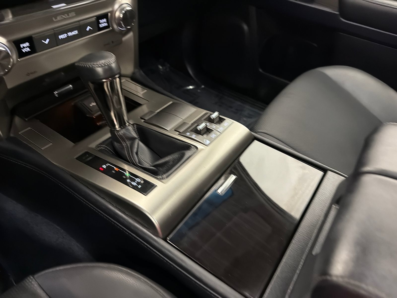 Used 2019 Lexus GX 460 AWD/4WD image 30