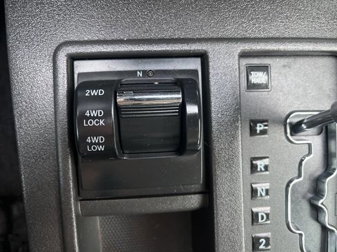 Used 2010 Jeep Liberty Sport image 16