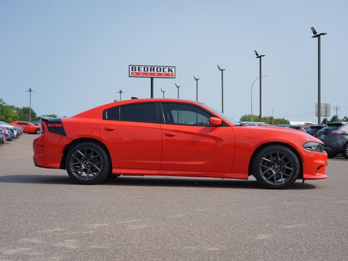 Used 2017 Dodge Charger R/T RWD image 2