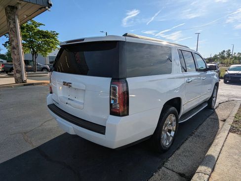 Used 2016 GMC Yukon XL SLT w/ Open Road Package AWD/4WD image 7