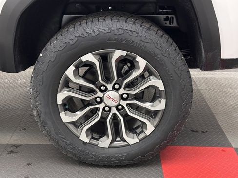 New 2026 GMC Canyon Denali image 26