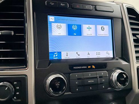 Used 2019 Ford F150 Lariat w/ Equipment Group 502A Luxury AWD/4WD image 18