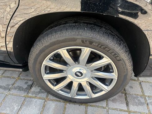 Used 2021 Cadillac Escalade Premium Luxury Platinum image 9