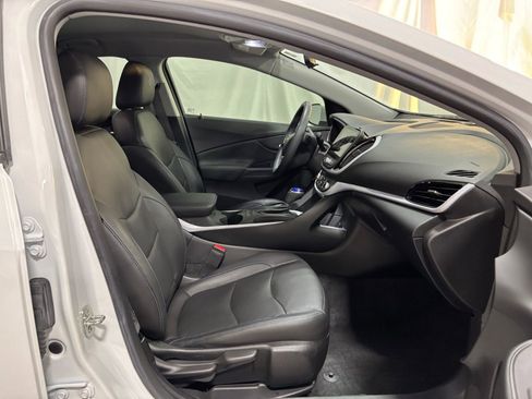 Used 2018 Chevrolet Volt LT w/ LT Driver Confidence Package image 15