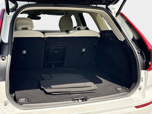 Certified 2024 Volvo XC60 B5 Plus w/ Climate Package AWD/4WD image 11