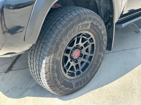 Used 2023 Toyota Tacoma TRD Pro AWD/4WD image 9