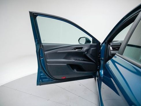 Used 2025 Toyota Camry SE image 26